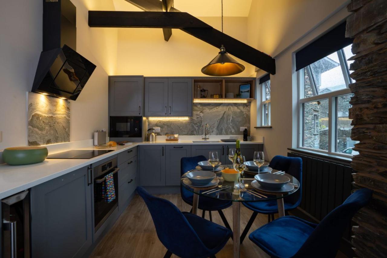 Spacious - Contemporary 2Br Apartment - Central Ambleside - Parking Extérieur photo